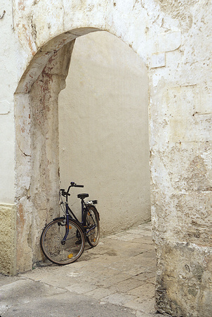 Bike in Archway, Italy